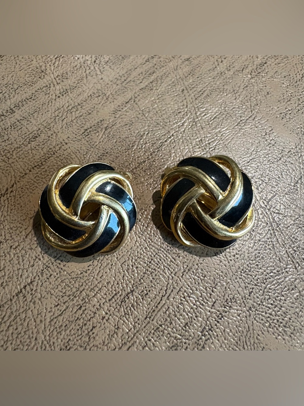 Vintage Trifari Black Enamel Gold Tone Knot Clip On Earrings